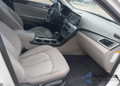 2016 Hyundai Sonata Hybrid Se from USA, damaged, VIN KMHE24L17GA023142